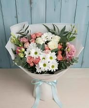 Букет цветов из:  Розы, Лизиантусы и Хризантемы в Николиной горе