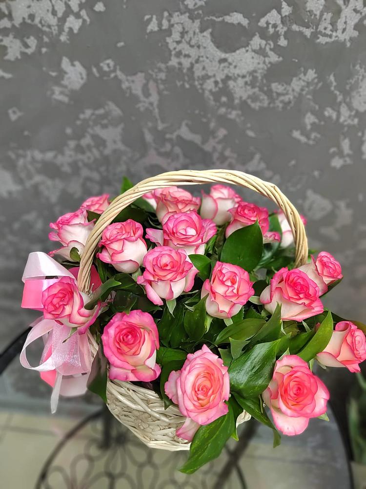 Цветочная композиция из Розы в корзине в Николиной горе