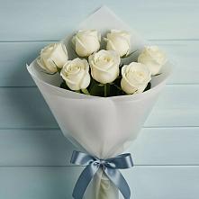 Букет 7 Белых роз Эдлесс Лав в Николиной горе
