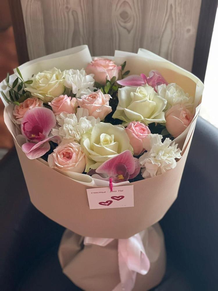 Букет цветов из: Орхидеи, Розы и Гвоздики в Николиной горе