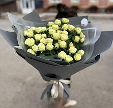 Букет Белые кустовые розы Солинеро в Николиной горе