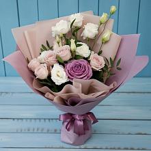 Букет цветов из:  Розы и Лизиантусы в Николиной горе