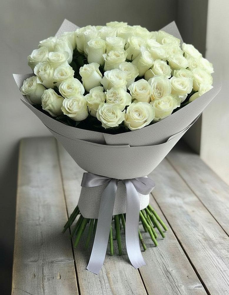 Букет 35 Белых роз в Николиной горе