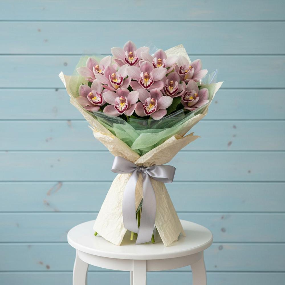 Букет цветов из: Орхидеи и Розы в Николиной горе