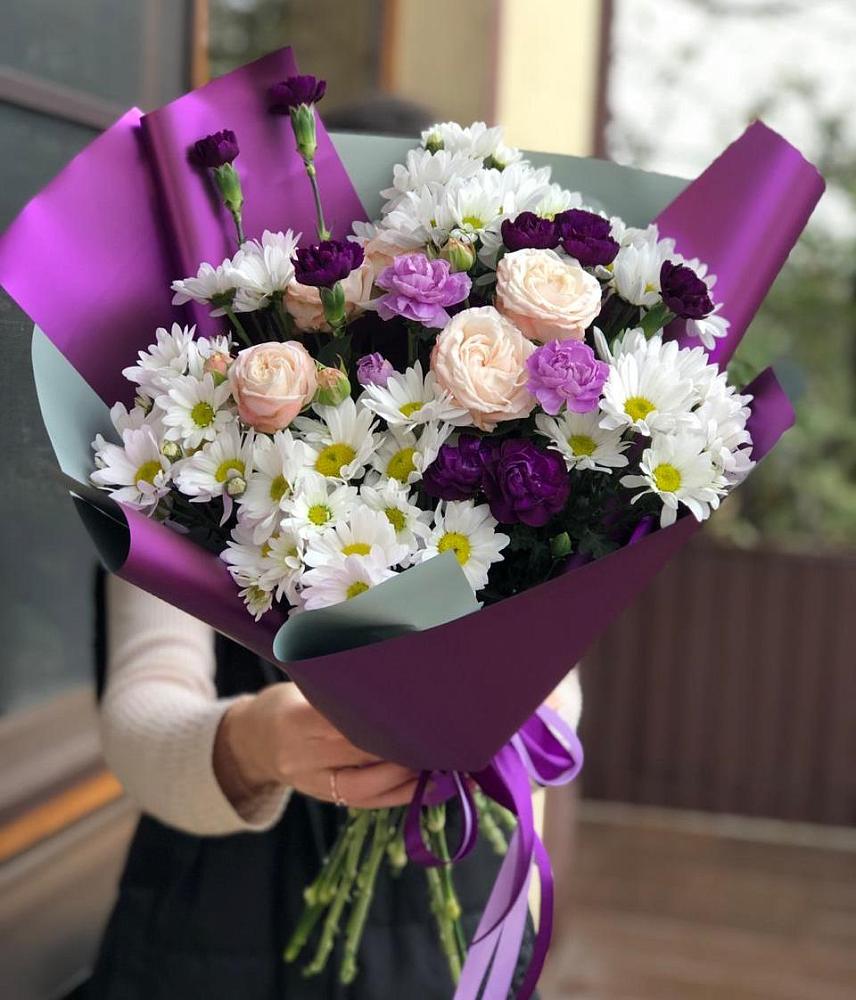 Букет цветов из: Хризантемы, Гвоздики и Розы в Николиной горе