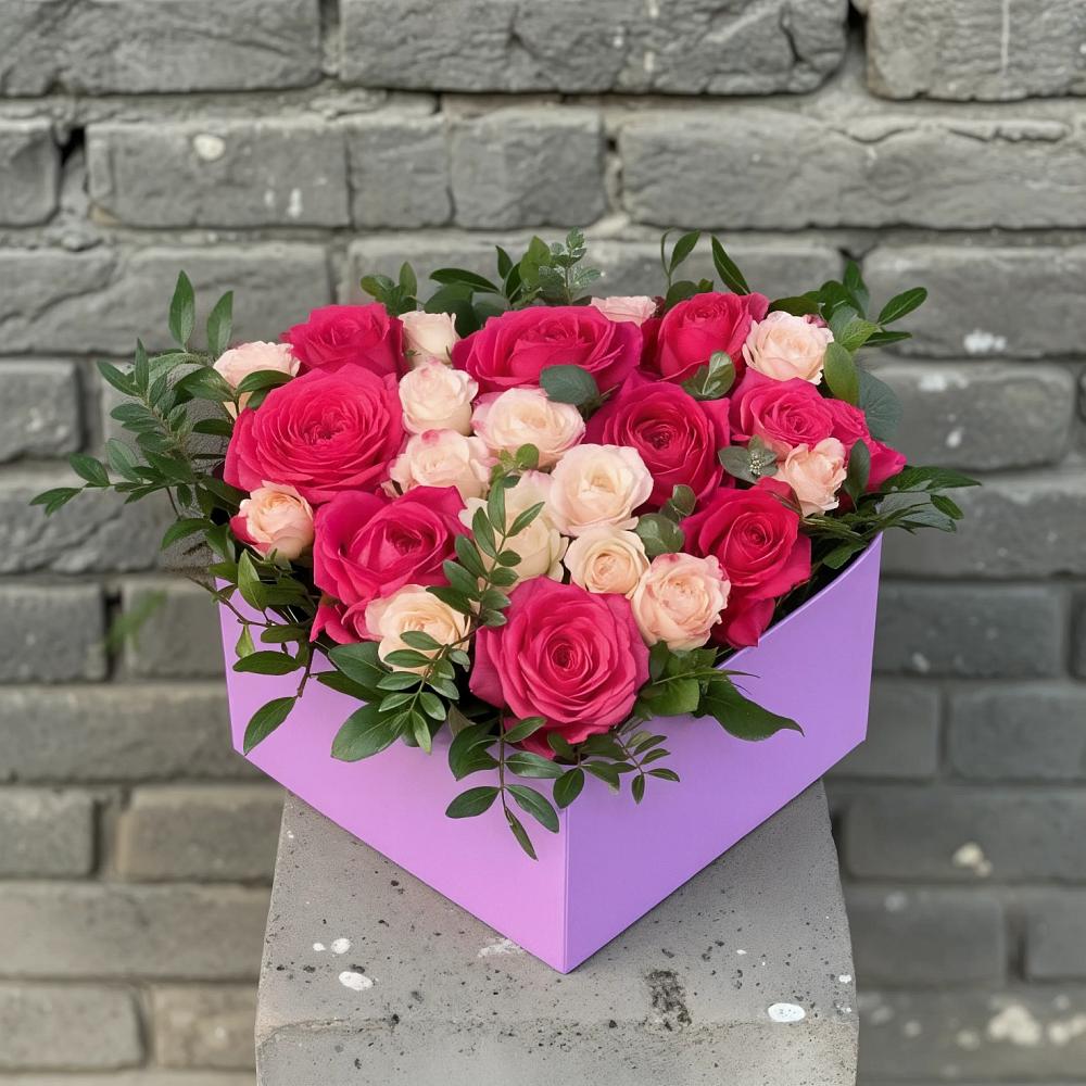 Цветочная композиция из Розы в коробке в Николиной горе