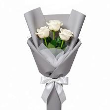 Букет 3 белые розы в Николиной горе