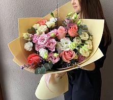 Букет цветов из:  Розы, Лизиантусы и Гвоздики #REPLACE_PRED# Николиной горе