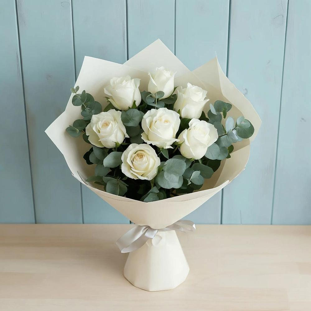 Букет Белые розы в Эвкалипте в Николиной горе