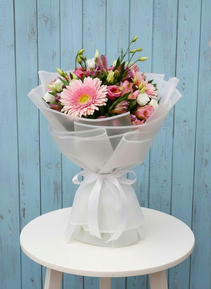 Букет цветов из: Герберы, Альстромерии и Лизиантусы в Николиной горе