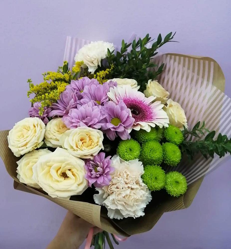 Букет цветов из: Хризантемы, Розы, Гвоздики и Герберы в Николиной горе