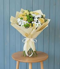 Букет цветов из:  Хризантемы и Розы в Николиной горе