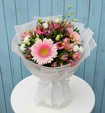 Букет цветов из:  Герберы, Альстромерии и Лизиантусы #REPLACE_PRED# Николиной горе