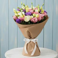 Букет цветов из:  Лизиантусы в Николиной горе